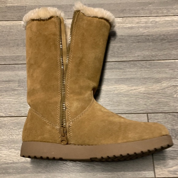 Target Women’s Faux Fur Boots - Picture 4 of 7